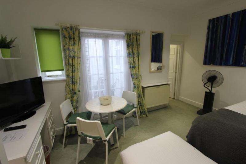 Stay In Serviced Apartments Queensway 런던 외부 사진