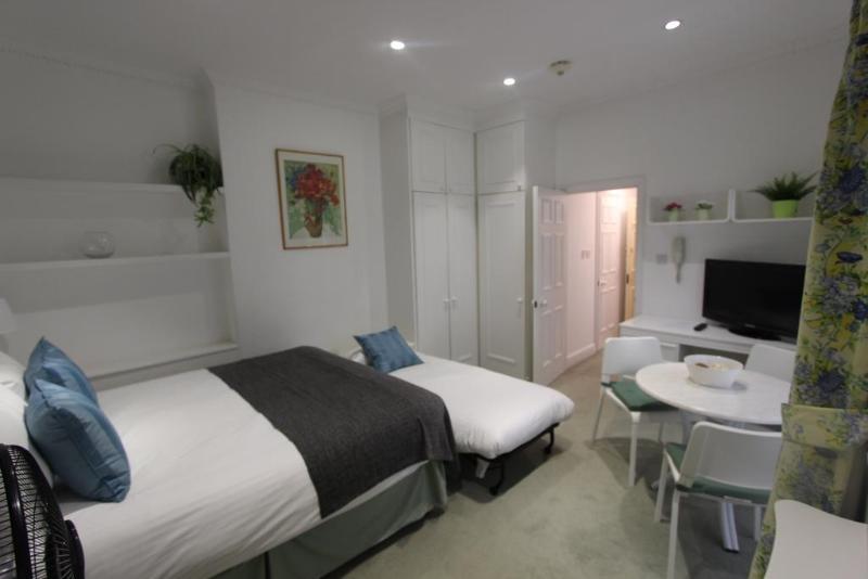 Stay In Serviced Apartments Queensway 런던 외부 사진